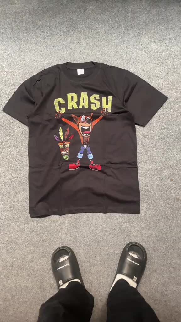Makeyoushine X Generasi90 Baju Kaos Crash Bandicoot Crash Tee Shirt - Baju untuk Pria wanita Unisex Cotton Combed 24s Dewasa Tangan Pendek Kaos bisa untuk Laki Laki Perempuan Cewek Cowok & Baju Distro Vintage Retro