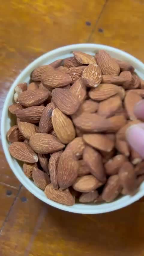 KACANG ALMOND KUPAS PANGGANG PREMIUM 1 KG Cemilan Food