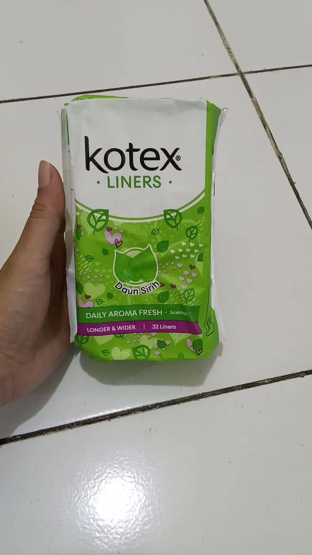 Pembalut Kotex Daily Aroma Fresh Daun sirih Longer & Wider 32 s