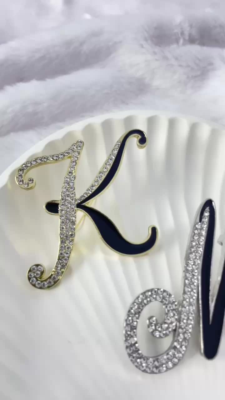 LNG. Bros Alfabet A - Z Warna Silver bros dada  Peniti Muslim dengan Diamond Sintetis