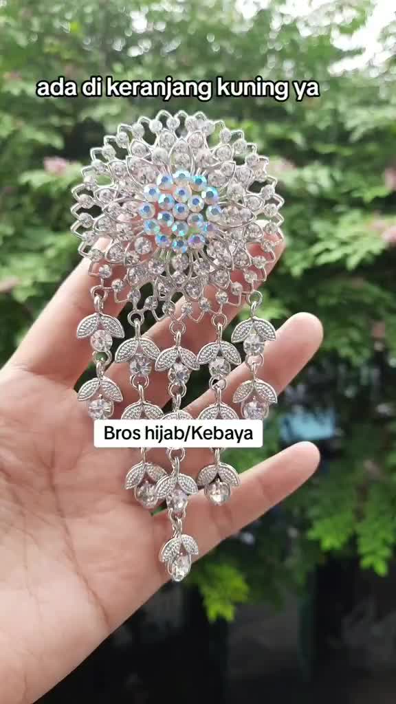 Bros Kebaya Bulat Permata Mewah untuk Kebaya Kutubaru dan Burkat Clips Bros kebaya mata saroski Bros glamor