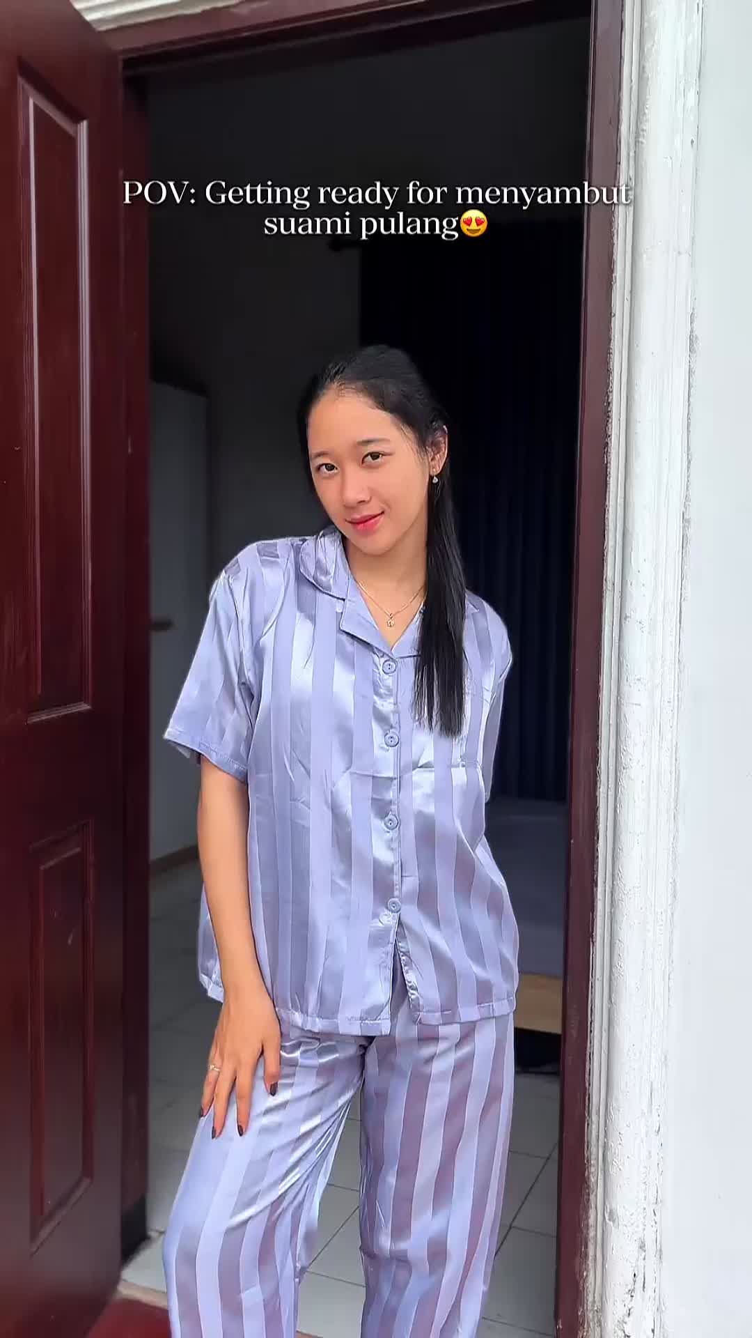 Baju Tidur Wanita Dewasa Kyara Mix Sleepwear Piyama Set Satin Silk Setelan Garis Warna Polos Pakaian Tidur Lengan Pendek Celana Panjang FashionSetelan Kasual