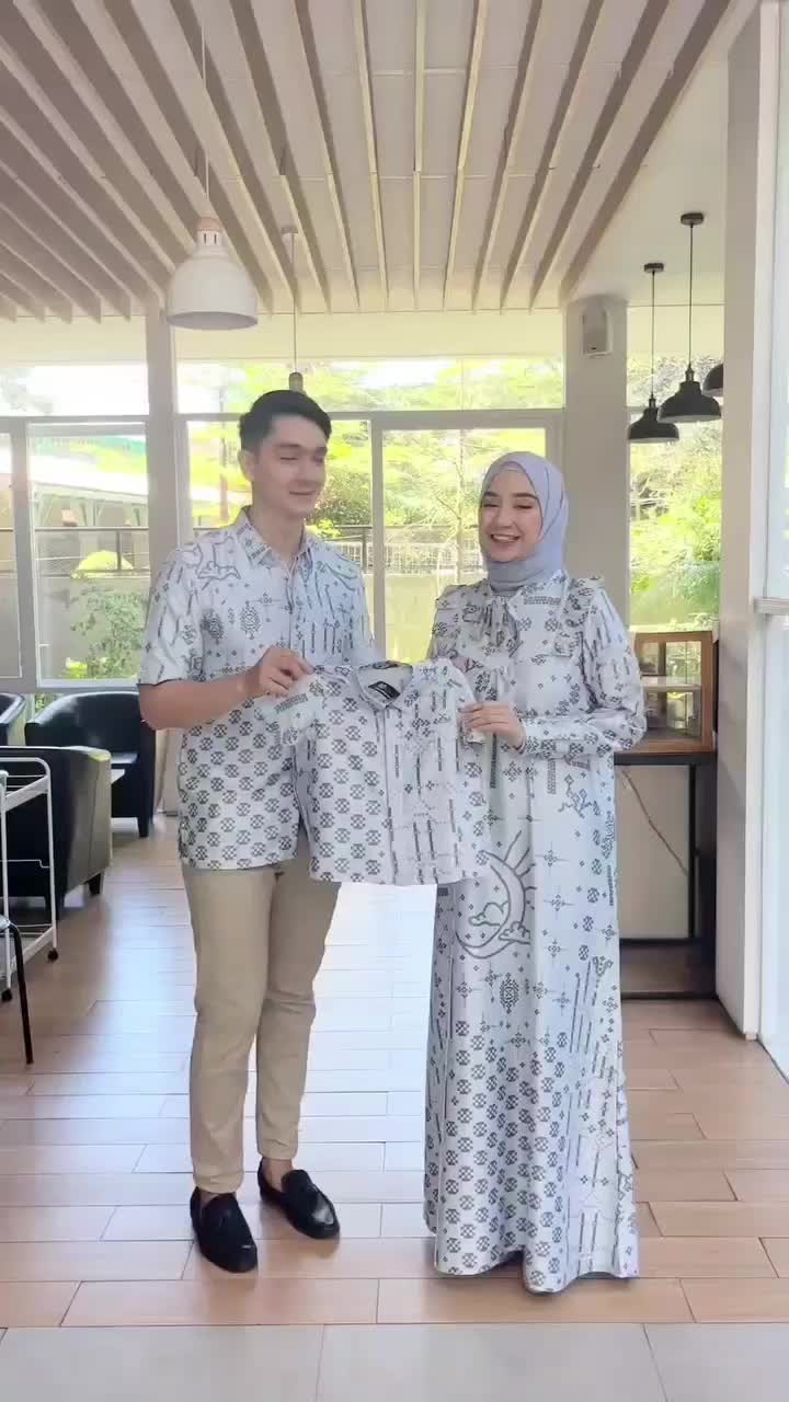Couple Sarimbit Keluarga Maxmara Silk Premium Gamis Couple Pasangan Ibu Ayah Anak 2-13 Tahun Family Set Couple Gamis Kemeja Kondangan Keluarga Baju Lebaran 2026 Camila Iceblue Silver Seragam Keluarga Modern Terbaru