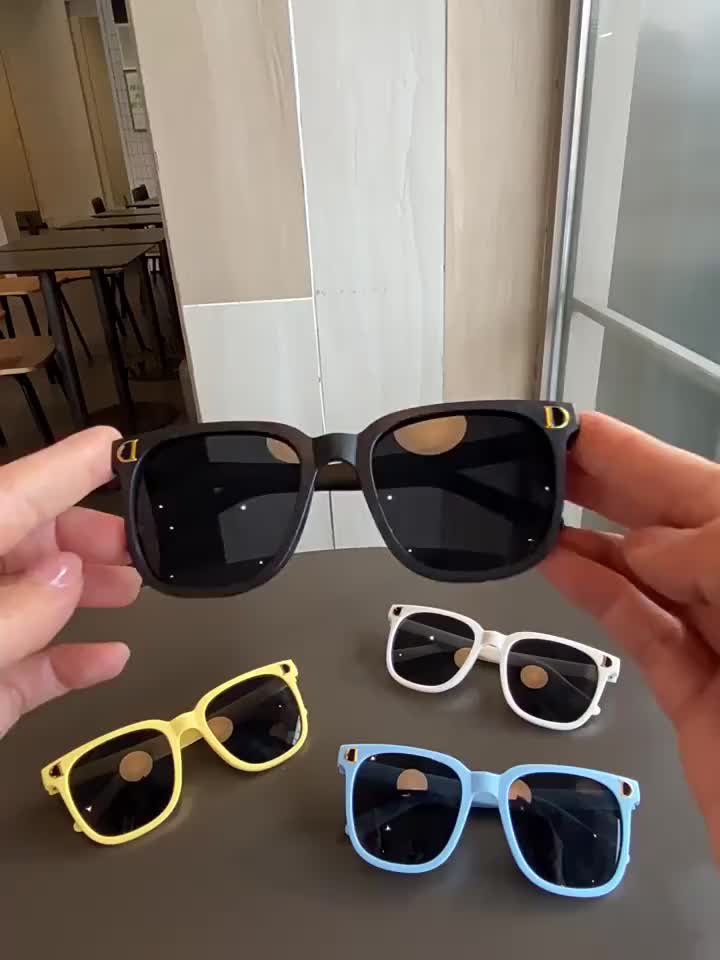 Kacamata Anak Trendy Style Korea Lensa Hitam Bingkai Kecil untuk Usia 2-16 Tahun Fashion Plastik Perlindungan Mata Gaya Modis Aksesori Fashion Anak