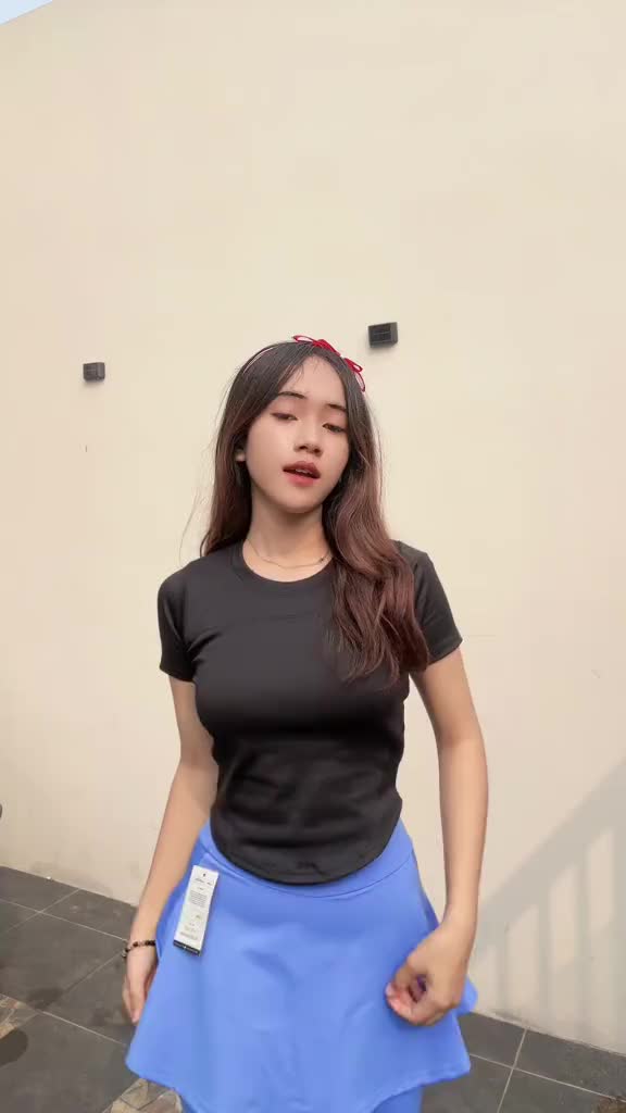 Baju Olahraga Wanita Crop-V Lengan Pendek Atasan Kaus Senam Fitness Gym Lari T-Shirt Sport Top