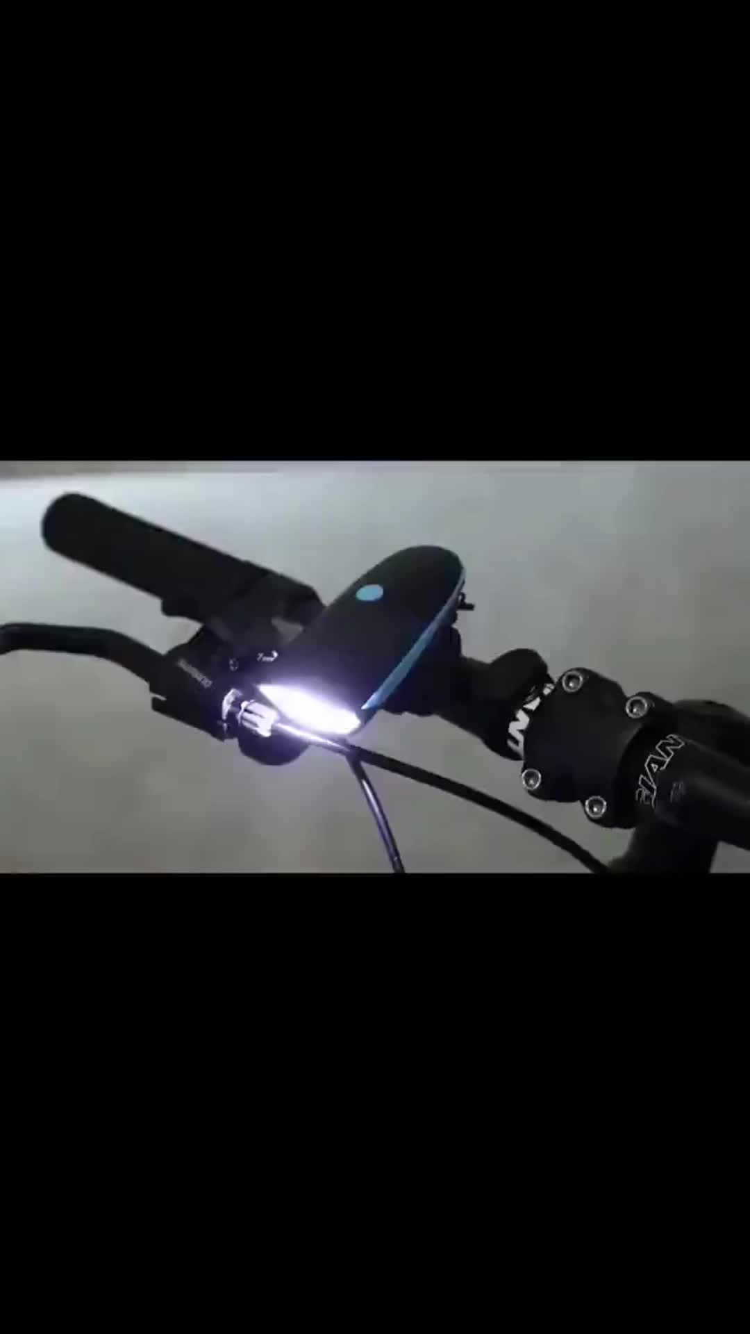 Lampu Sepeda dengan Klakson Tahan Air dan Tahan Hujan Sepeda / Sepeda Gunung Ringan / Lampu Depan Sepeda Senter Kuat Senter USB Lampu Klakson Isi Ulang Peralatan Berkendara Malam