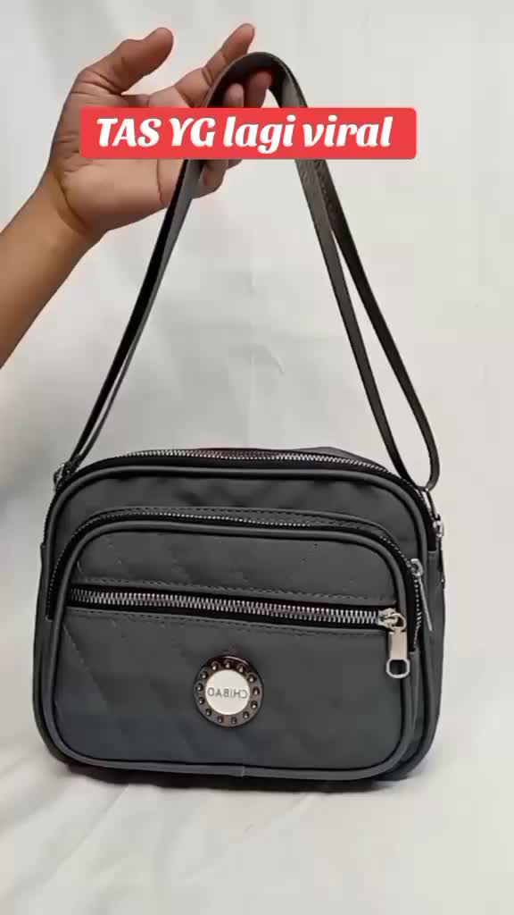 Berdiberdy Tas Selempang Wanita Terbaru Cesya Berdiberdy Bahan Nylon Lembut 4 Resleting Praktis Fungsional Ukuran 22x17x10cm Ringan 224 Gram