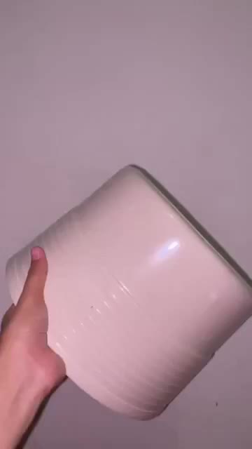Kursi Jongkok Korea Plastik PP Kekinian Eksklusif dengan Desain Oval Motif Lubang Kursi Plastik - Furniture, Minimalis - 605