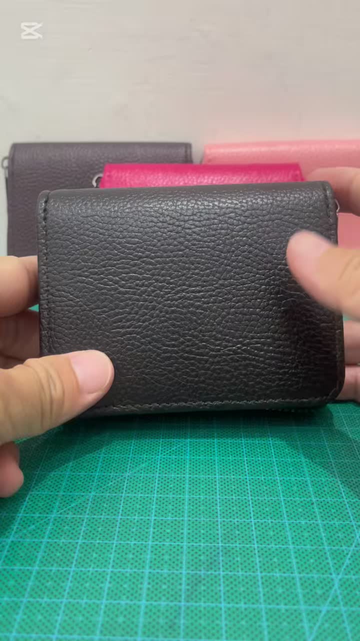 Forever Yong FY 1073 Dompet Kartu Kecil Minimalis Muat Banyak LM Bahan Sintetis Kilat Lilin Lembut