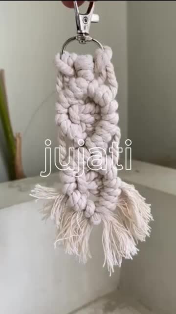 Gantungan kunci macrame beige / gantungan kunci warna beige