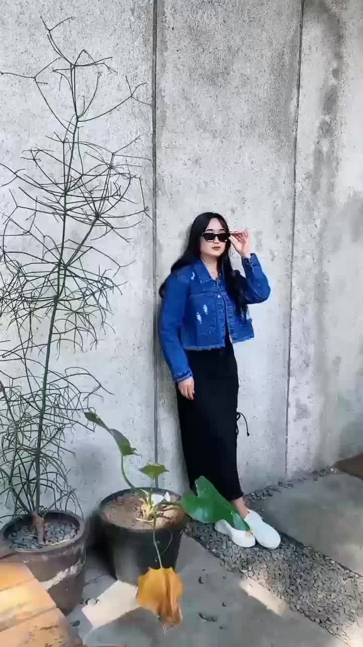jaket crop jeans LD 110 Dan LD 100 cm  XL-XXL dengan fariasi sobek di beberapa bagian
