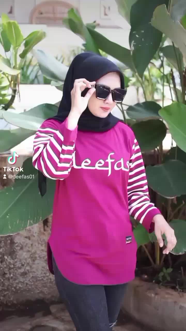 oval logo kaos atasan wanita bahan katun Combet20s deefas01 ORIGINAL