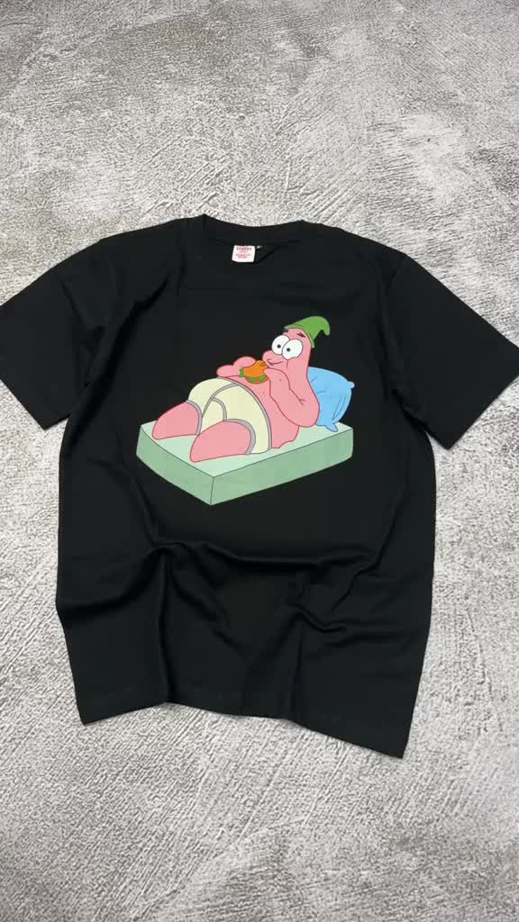 Makeyoushine X Generasi90 Baju Kaos SpongeBob SquarePants - Patrick Star - Krabby Patty in Bed T-Shirt  - Baju untuk Pria wanita Unisex Cotton Combed 24s Dewasa Tangan Pendek Kaos bisa untuk Laki Laki Perempuan Cewek Cowok & Baju Distro Vintage