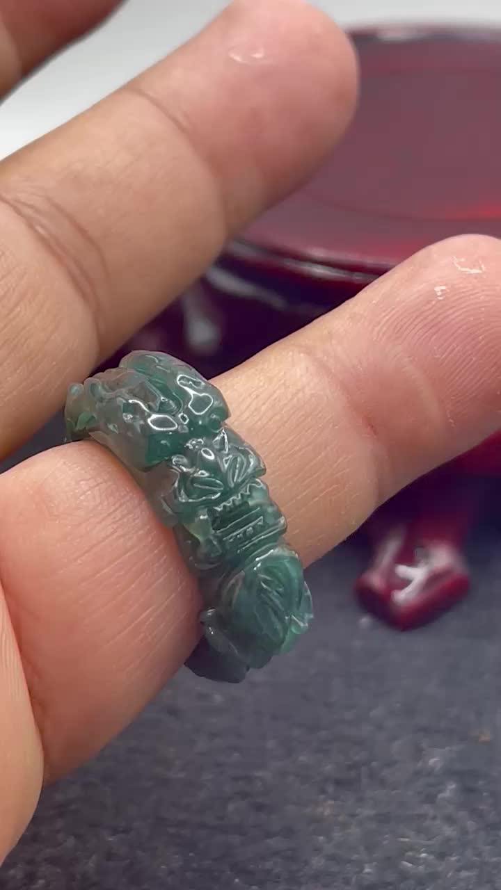 Giok jadeite feicui tipeA cincin ukiran naga  A