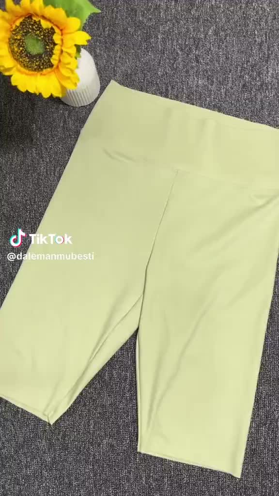 【Amanoheart】hitam Celana kebugaran lima titik pinggang ultra-tinggi Ukuran besar Celana Pendek Yoga Legging Celana Pilates Olahraga Wanita High Waist Yoga pants Running Sport shorts Wanita Cepat Kering Nyaman Cepat Kering Wanita
