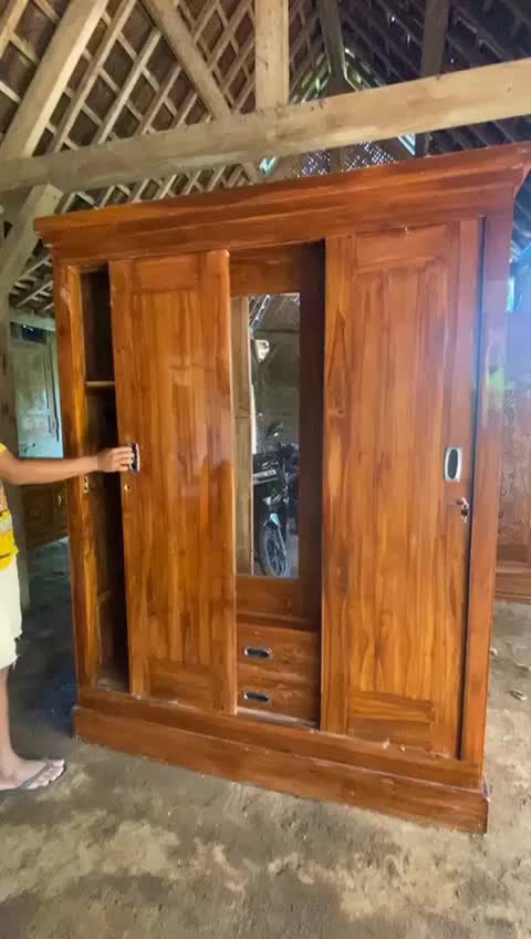 Lemari pakaian slading bahan jati