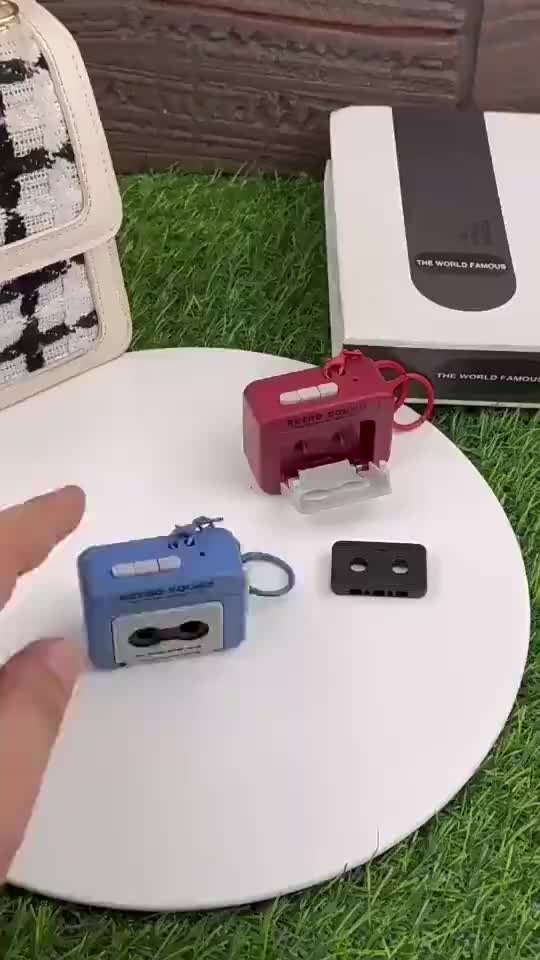 [Pengiriman Jakarta] 4Pcs Versi Audio Keychain/Retro Gantungan Kunci/gantungan kunci radio mini playable music /Rekaman Hadiah Unik/Couple Keychain / Rekaman Keychain / Music Box Couples gantungan kunci