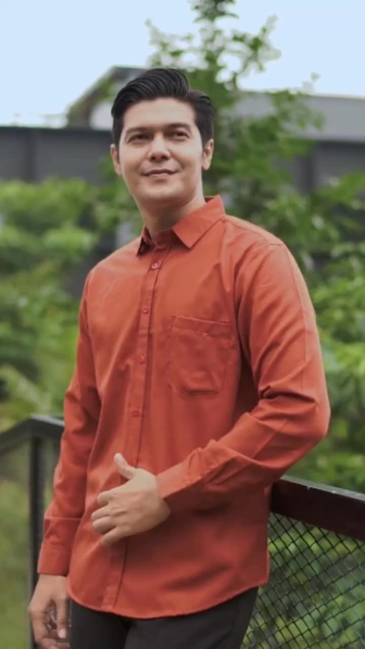 TRONIK-Kemeja Pria Polos Lengan Panjang Twil Halus Reguler Fit