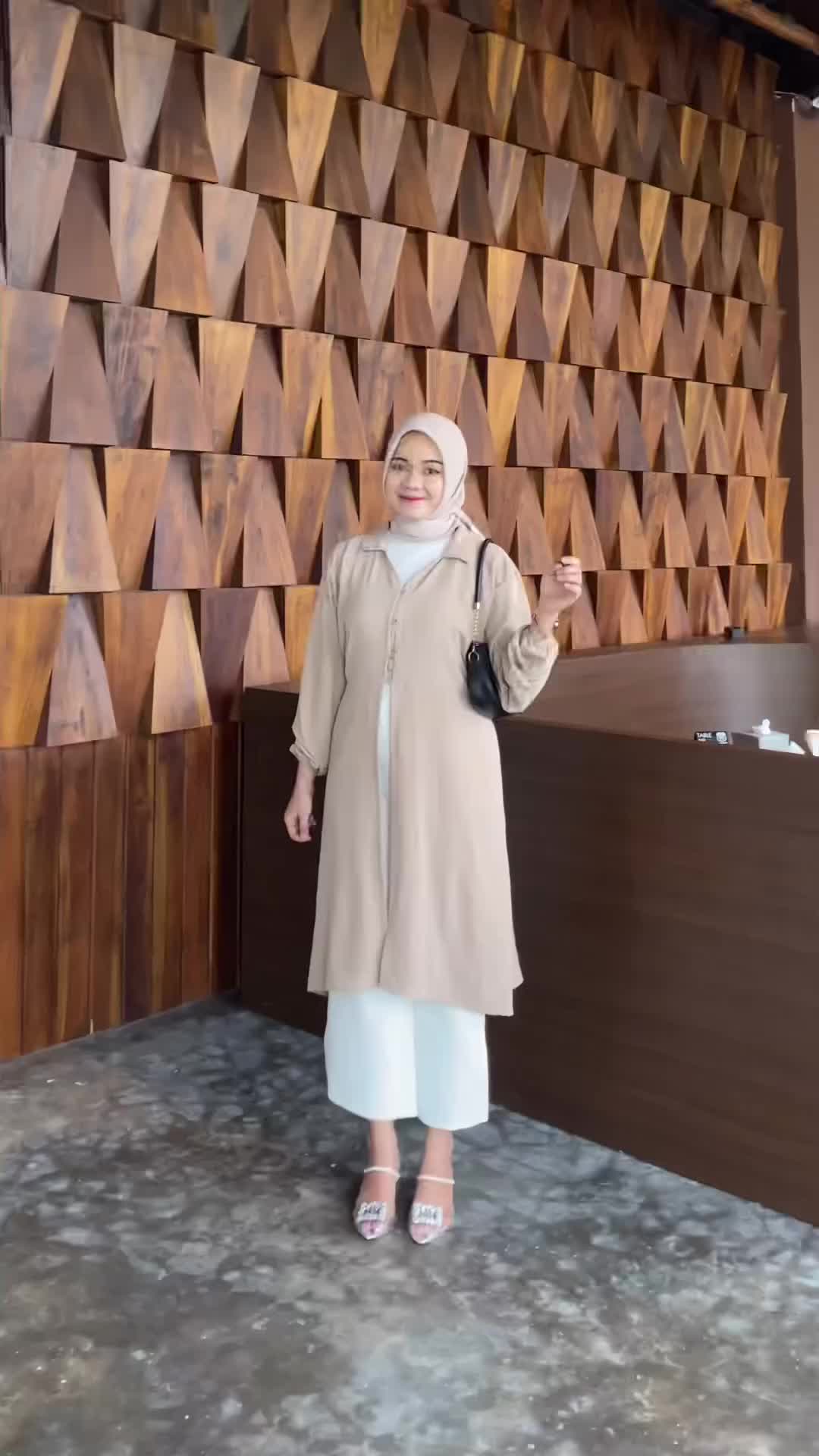 Orimoza Tunik Outer Crinkle Airflow Lengan Karet Ayrin Kancing Muslim