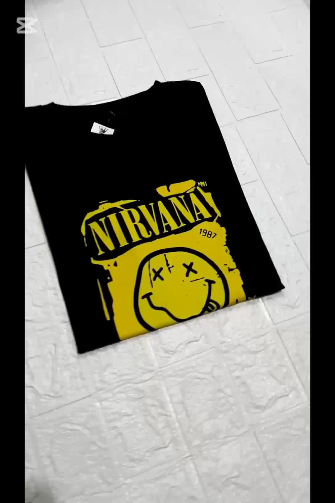 kaos tema musik Nirvana tshirt distro pria wanita  Katun Combed Dewasa Hitam & putih Lembut Keren Oblong Pendek Unisex