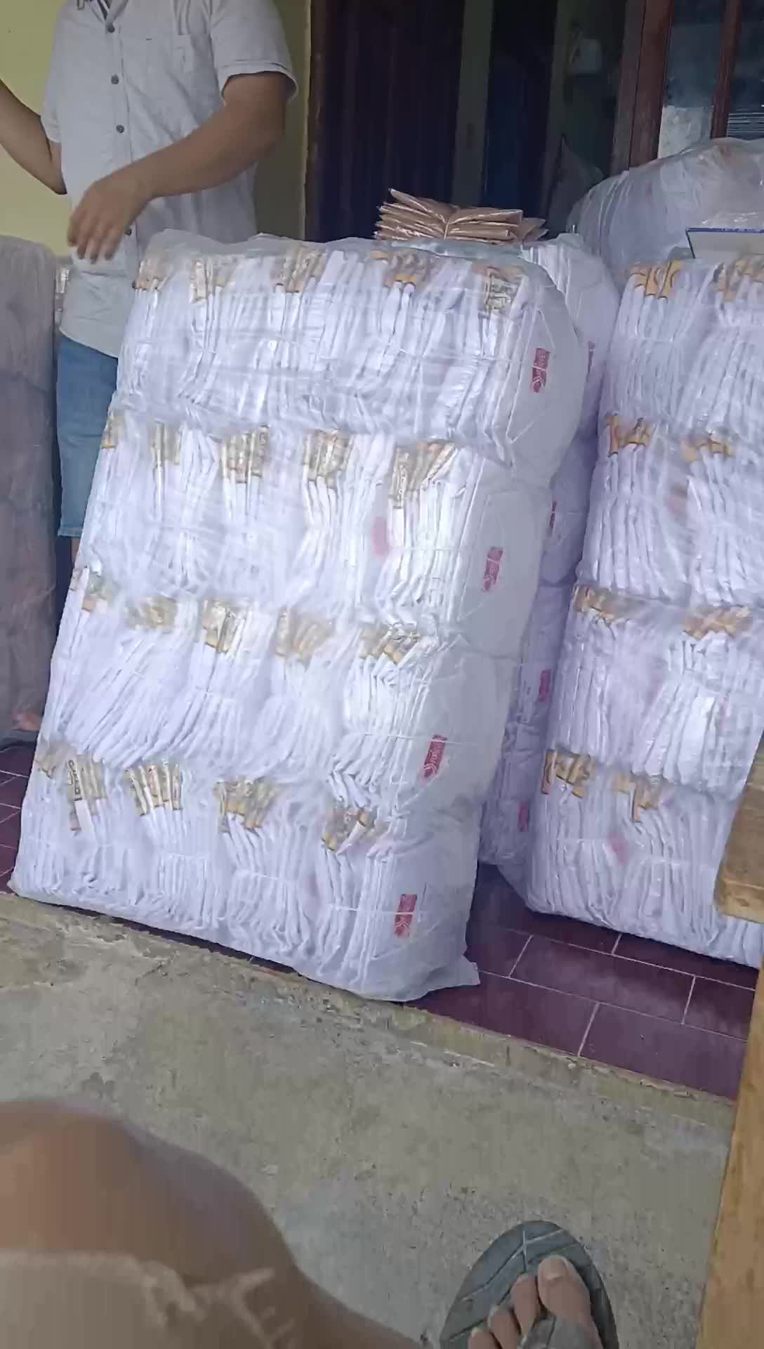 Seragam Baju Putih Polos Lengan Pendek Sekolah SD/MI Kelas 1-6 Seragam Sekolah Fashion Anak Bordir