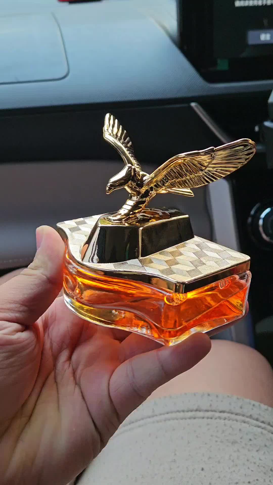Hosela Pajangan Dashboard Mobil Motif Elang Keren Parfum Mobil Aromatheraphy Dekorasi Mobil dengan Free Parfum 50ml