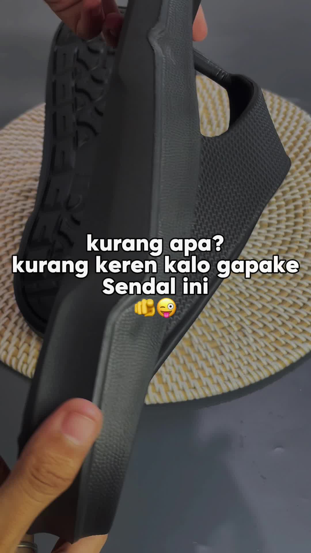 Sandal Jepit Pria 2 Strap Kekinian Empuk Anti Slip Nyaman Seharian Karet Sendal Jepit Slipper Hengrun 8040H Black