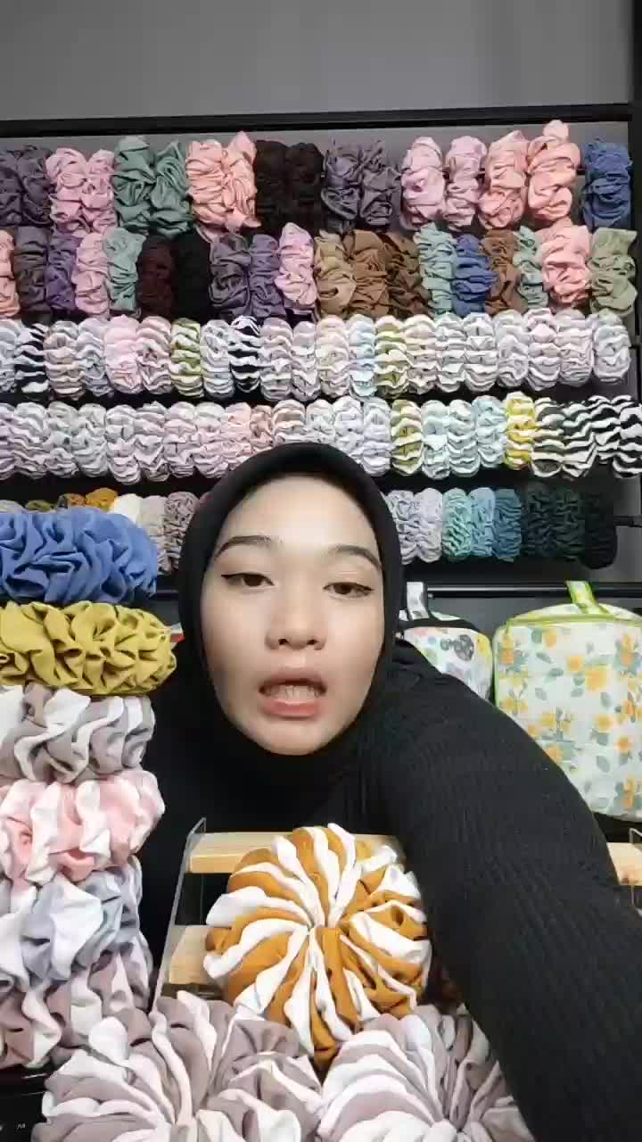 IKAT RAMBUT ANTI PUSING / FASHION AKSESORIS SCRUNCHIE CEMOL HIJAB / SCRUNCI Wanita Kuncir RAMBUT Scrunchie Perempuan cempol hijab