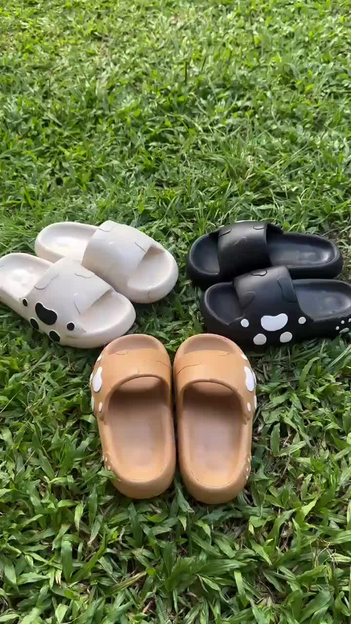 Sandal rumah wanita modern dan modis terbaru, dengan motif cakar kucing, tebal dan lembut, bahan EVA, anti selip dan harga terjangkau.