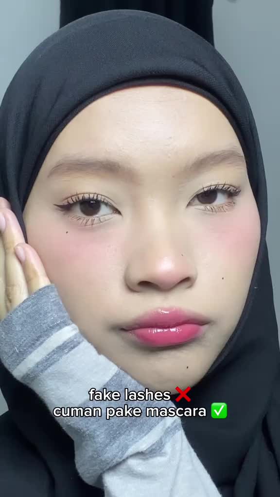 DAZZLE ME Lock & Pop! VoluMAX-ing and LongLASH-ting Mascara Smudgeproof Transferproof Waterproof