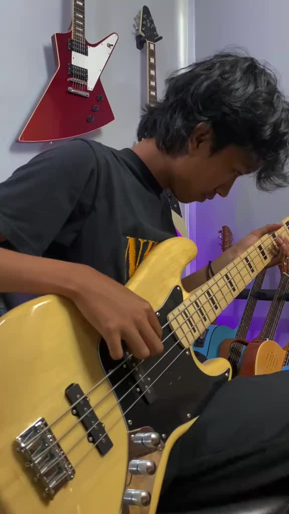Bass Elektrik 4 string Original Merk Kowe Seri KJB-70