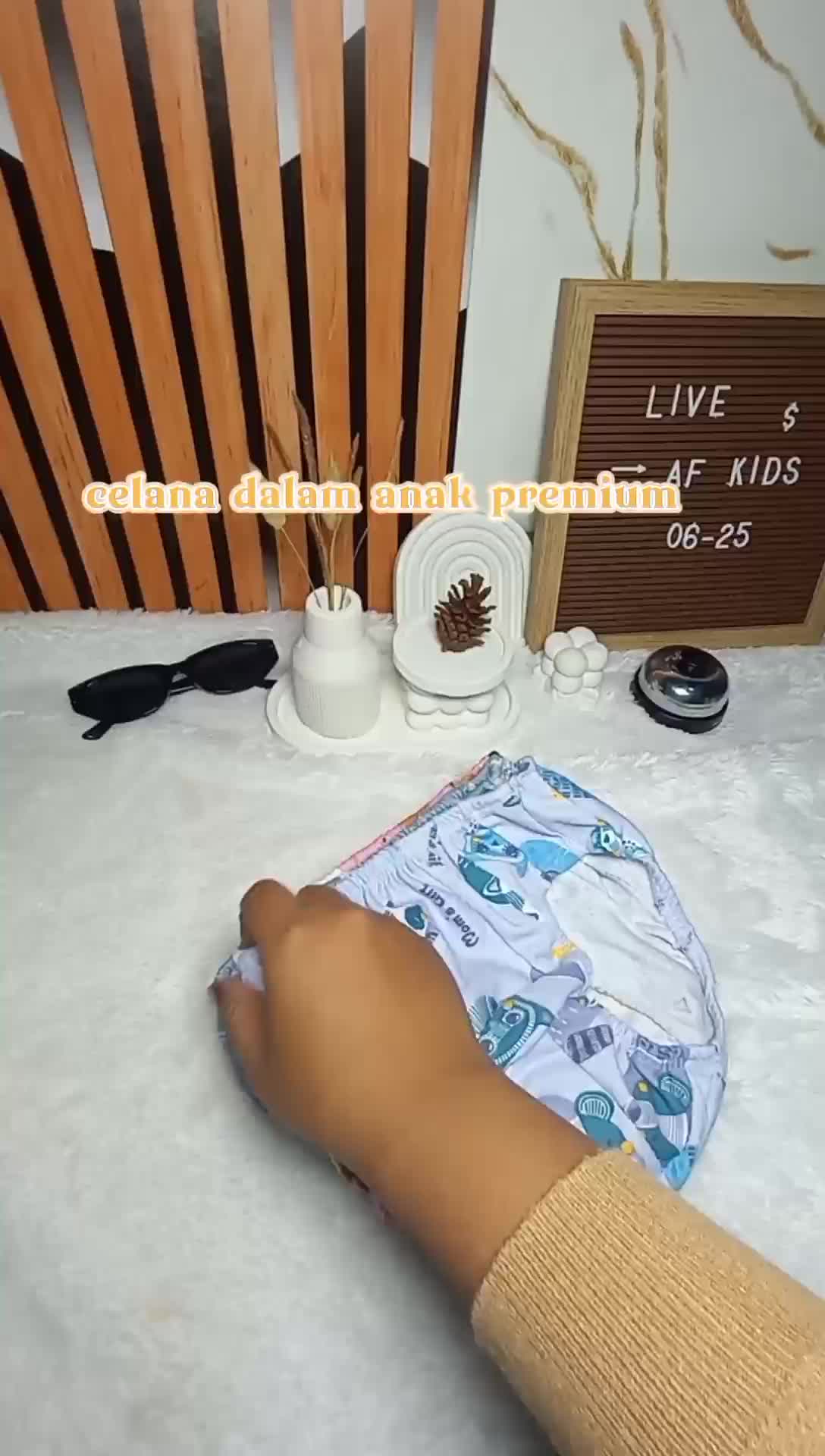12 pcs Celana dalam anak laki-laki dan perempuan motif Babydoll Usia 1-6 Tahun