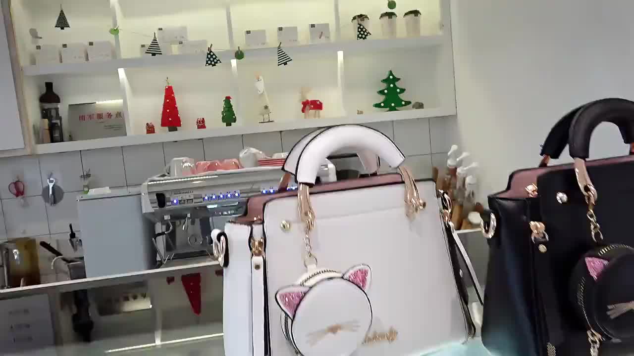 Tas Kondangan Wanita Elegan Pesta Mewah Kerja Terbaru Branded Selempang Cewek Import lucu kekinian terbaru b3142