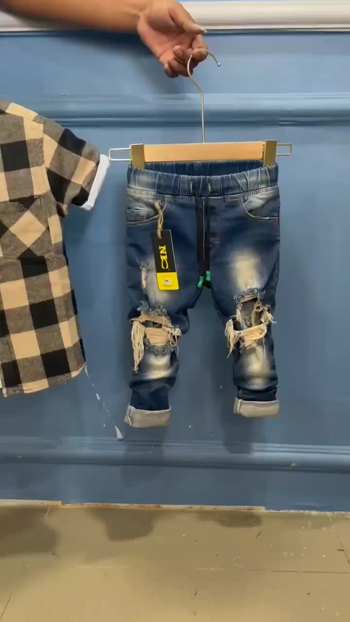 STELAN JEANS ANAK DISTRO usia 1-7 tahun Stelan anak paket komplit 3 PCS (celana jeans + kaos + kemeja)  Fashion