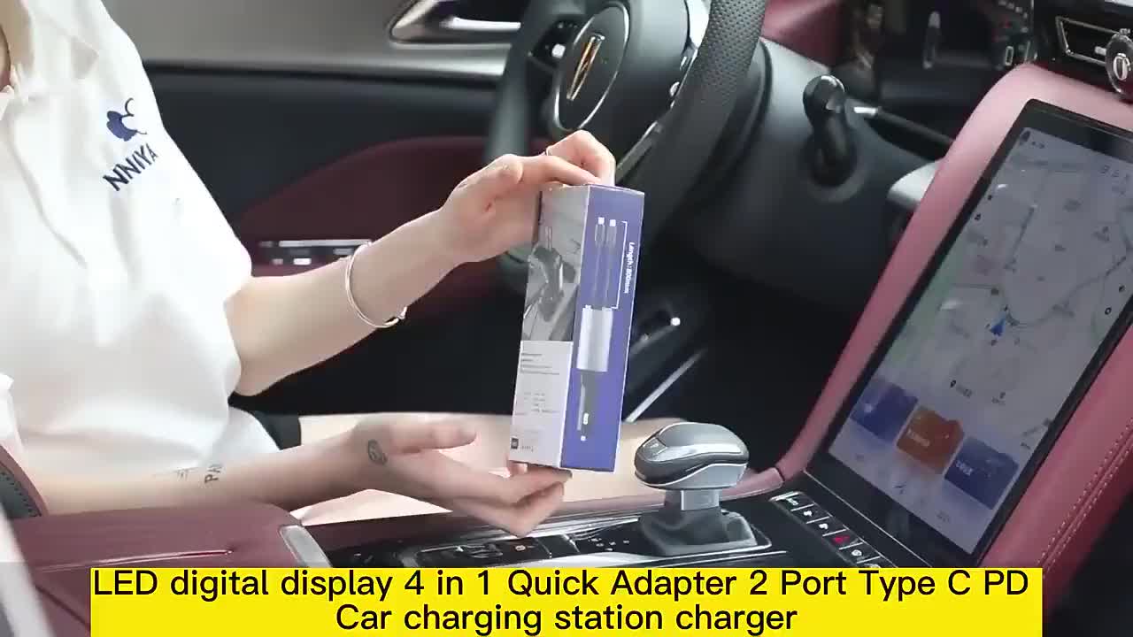 4 in 1 Retractable Car Charger IOS Dan Type-C/120W Charger Mobil Kabel Retractable USB Fast Car Charger