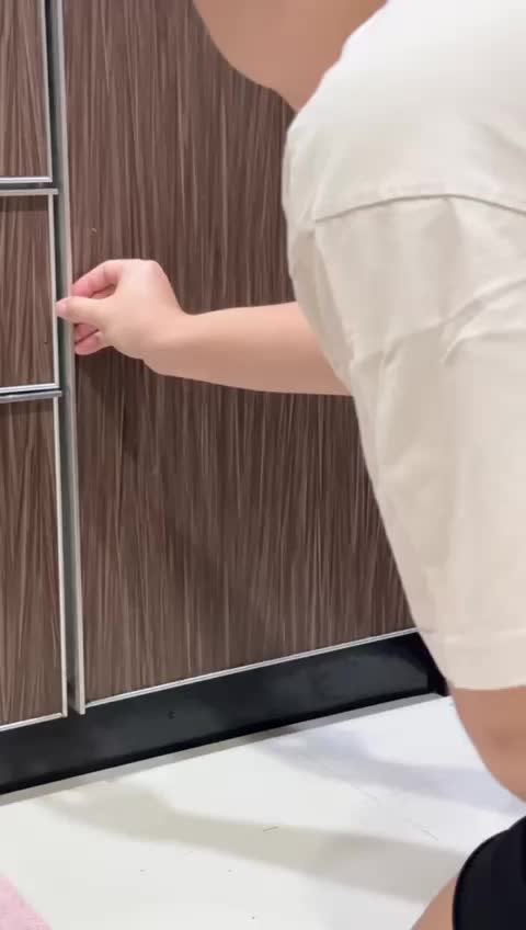 Pembersih noda khusus untuk porcelain tile , batu alam , stainless dll