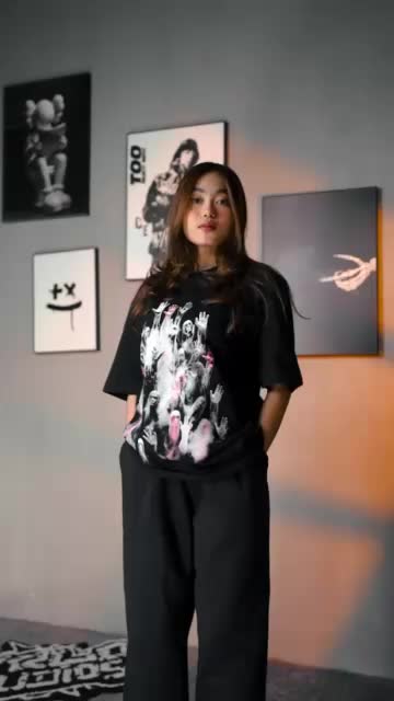 WRLD STUDIOS RESURGENCE - Kaos Regular Fit Lengan Pendek 100% Cotton Combed 20s (200-210 GSM) Reguler Grapich Tee Streetwear Unisex Pria dan Wanita