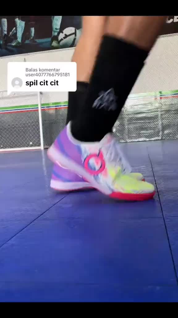 Paket Lengkap Sepatu Futsal Ortuseigh Inferno untuk Pria Dewasa dengan Tas Gendong dan Deker Kaki