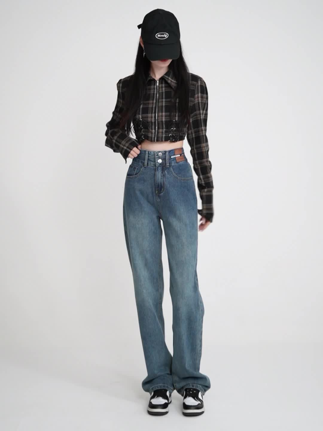 Jeans kaki lebar untuk wanita 2025 musim semi dan musim panas gaya baru tren mode desain retro celana lurus longgar