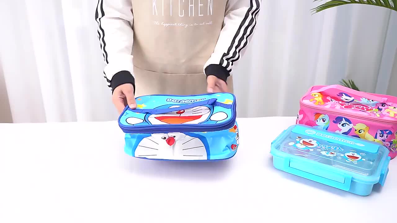 Tas Tempat Makan Lunchbox Bag thermal bag tempat bekal sanrio kuromi hello kitty doraemon cinamoroll pokemon capybara melody Karakter Makanan