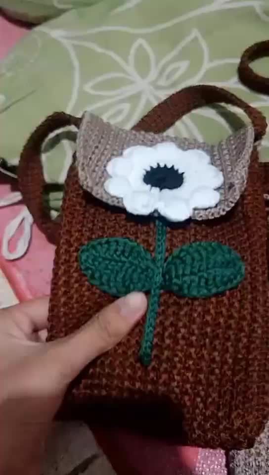 TAS RAJUT WANITA SELEMPANG MOTIF BUNGA TERBARU KEKINIAN