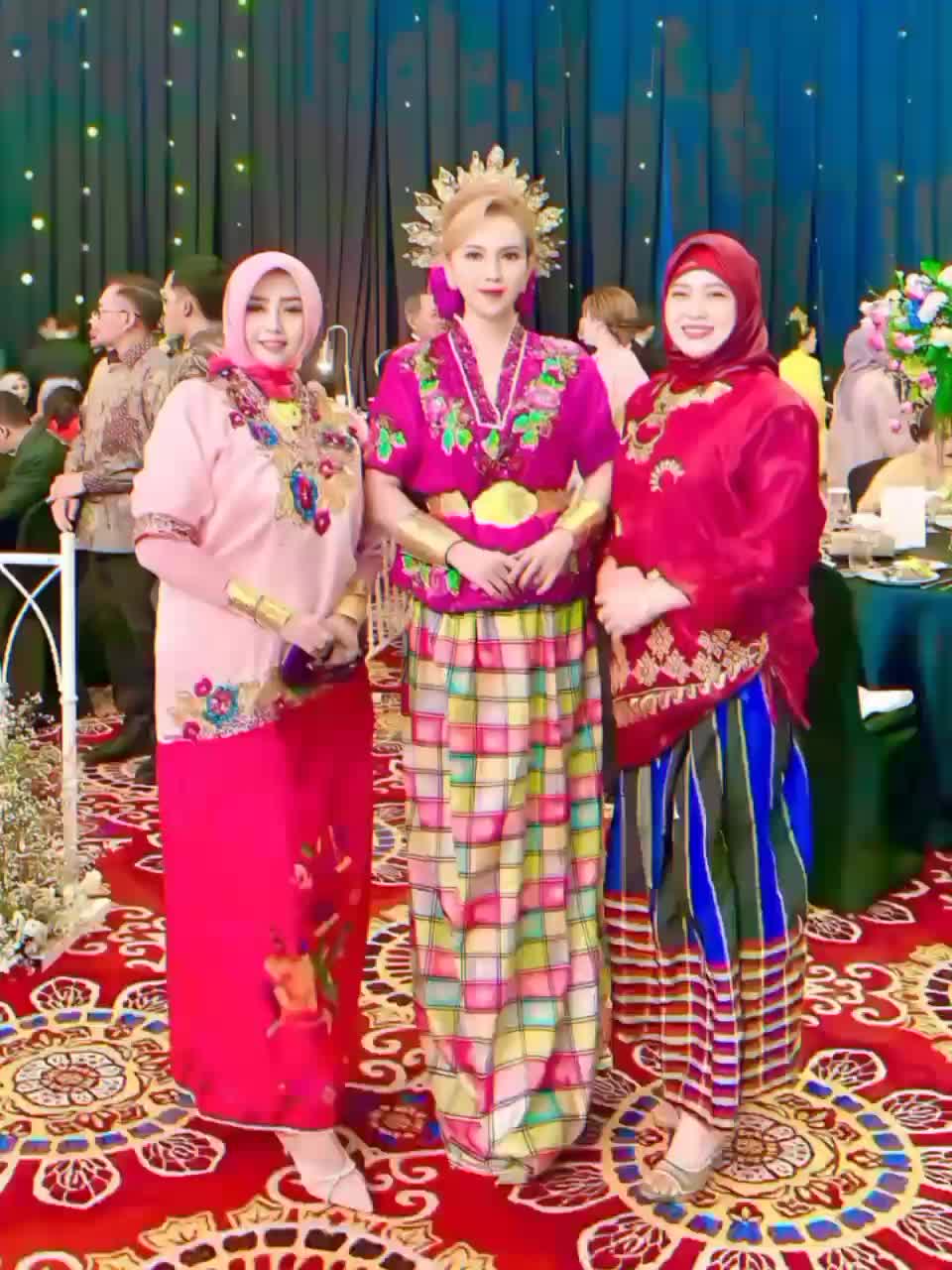 Sarung Songket Bugis Makassar Model Utama dan Cadangan Benang Dewasa Motif Kombinasi Tenun Kain Micro Polyester Lembut Muslim Remaja Kotak Hitam Wanita Biru Selendang Katun Fleksibel Tahan Lama