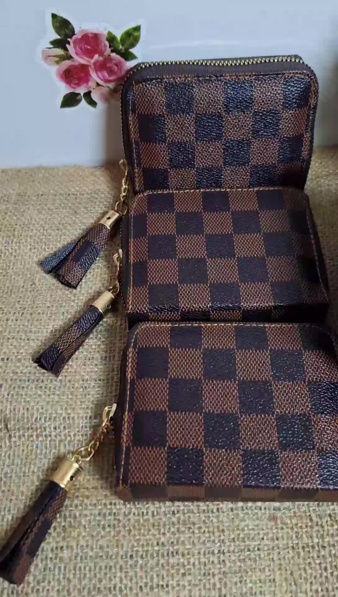Dompet Wanita Kartu Motif Catur Hitam Kulit