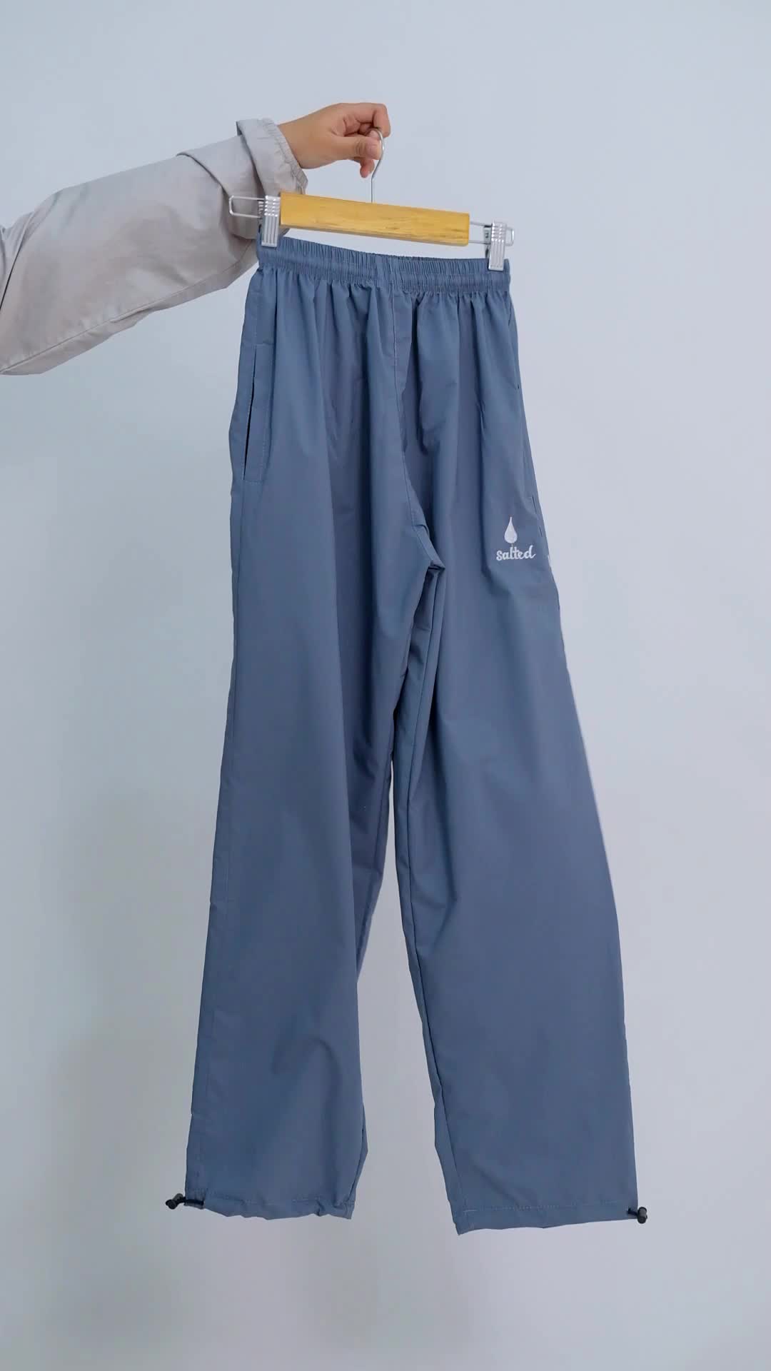 Salted Celana Training Parasut Panjang Polos Unisex Sport