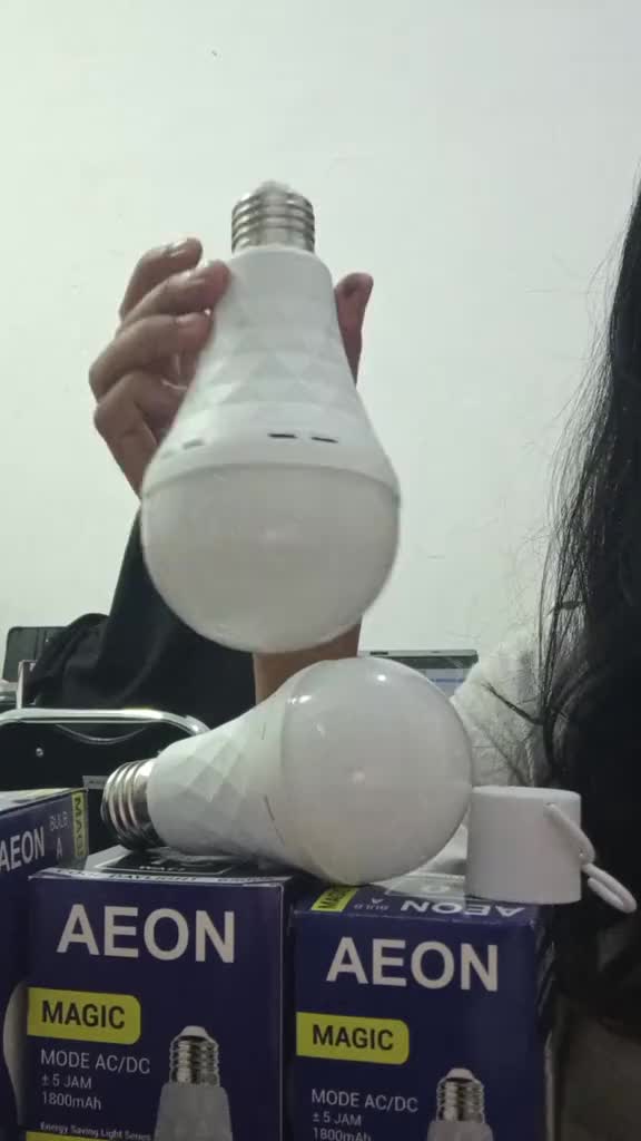 COD Lampu Emergency LED Bulb Magic Lampu Darurat Super Murah 10 watt / 15 watt / 20 watt / 25 watt / 30 watt bola  lampu rumah lampu otomatis nyala  saat listrik mati lampu  otomatis lampu  bohlam  emergency lampu   lampu  otomatis  tahan  24  jam padam