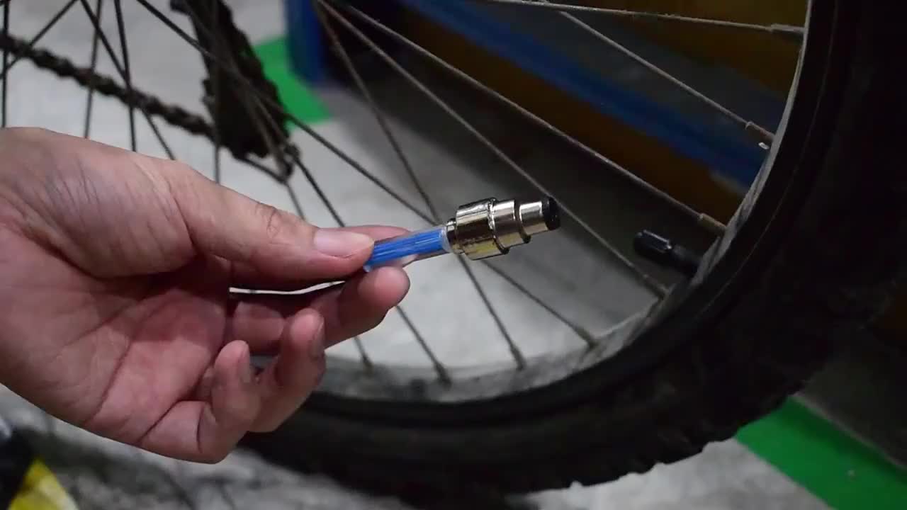 GTT Tutup Pentil LED Nyala Per 2 pcs Lampu Roda Ban Mobil Sepeda