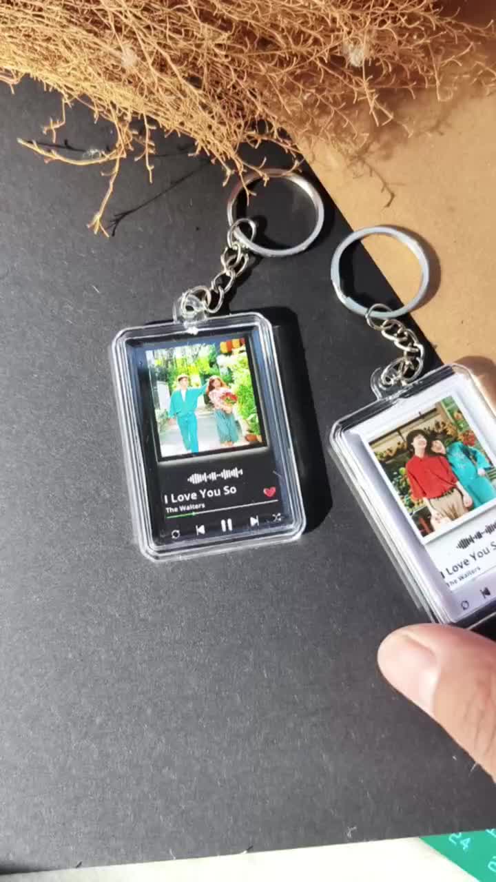 gantungan kunci  custom 2 foto keychain ganci gandulan tas graduation ulang tahun