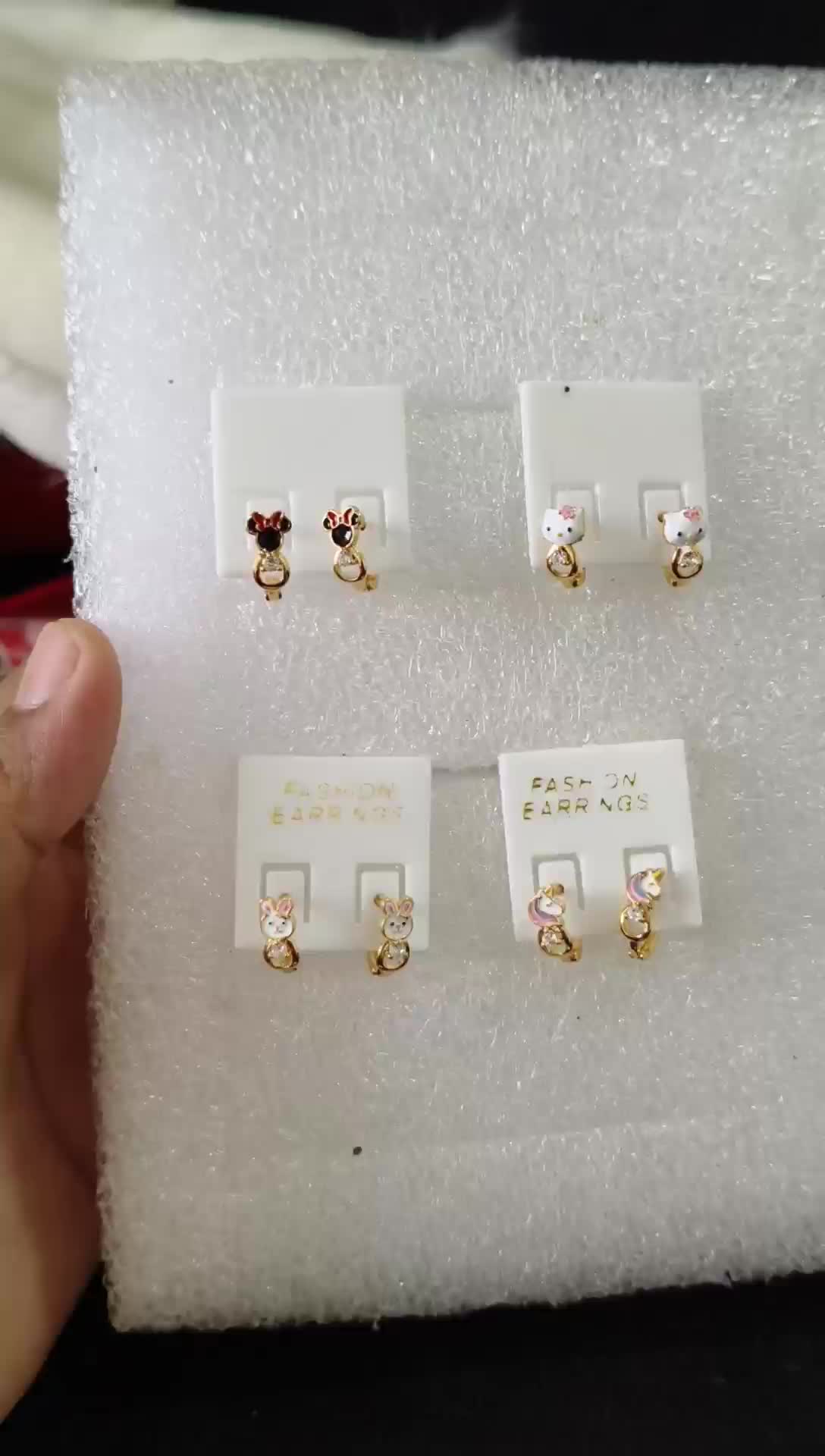ANTING ANAK KARAKTER TITAN ANTI LUNTUR ANTI GATAL