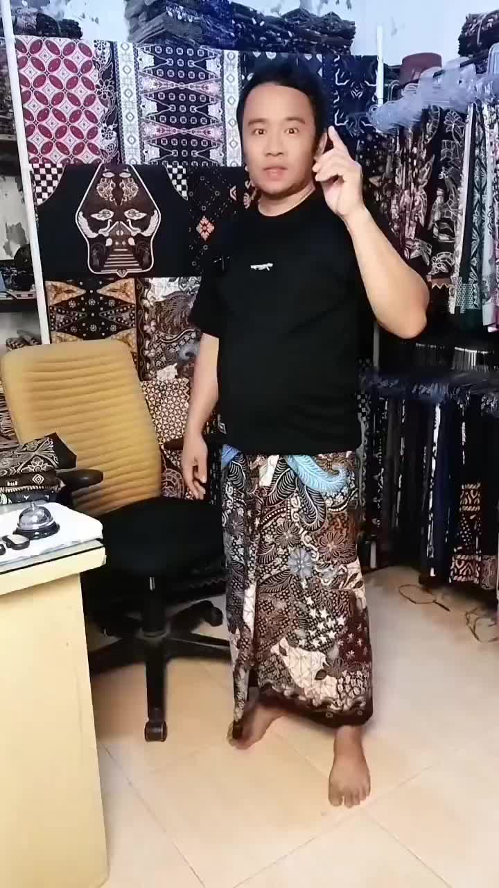 Terlaris harga satuan 30 ribuan 100 Ribu Dapat 4 Pcs Sarung Batik Pekalongan Motif Sarwon Sarung Pria Dewasa Terbaru Sarung Santri Muslim Katun Hitam Tembus Bolak-Balik Bebas Pilih Motif