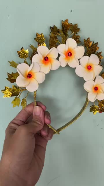 Mahkota Bando Kamboja Permata Merah Anak dan Dewasa dengan Hiasan Bunga Elegan Cocok untuk Acara Khusus dan Sehari-hari